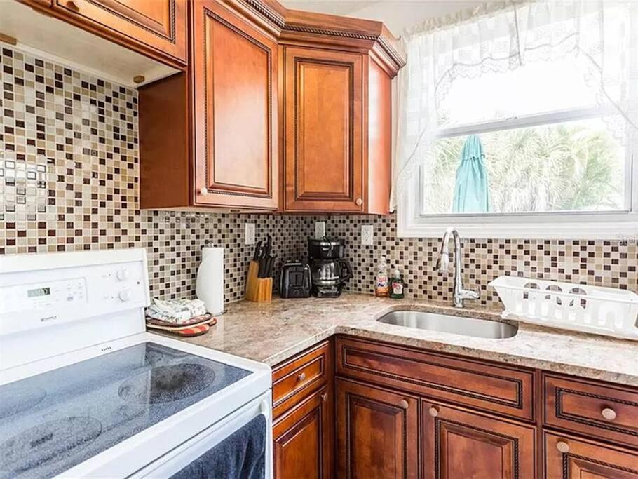 Charming Studio Unit Across From Lido Key Beach Sarasota Exterior photo