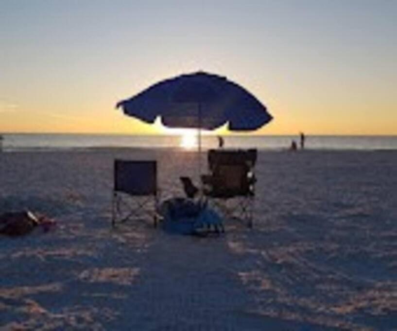 Charming Studio Unit Across From Lido Key Beach Sarasota Exterior photo