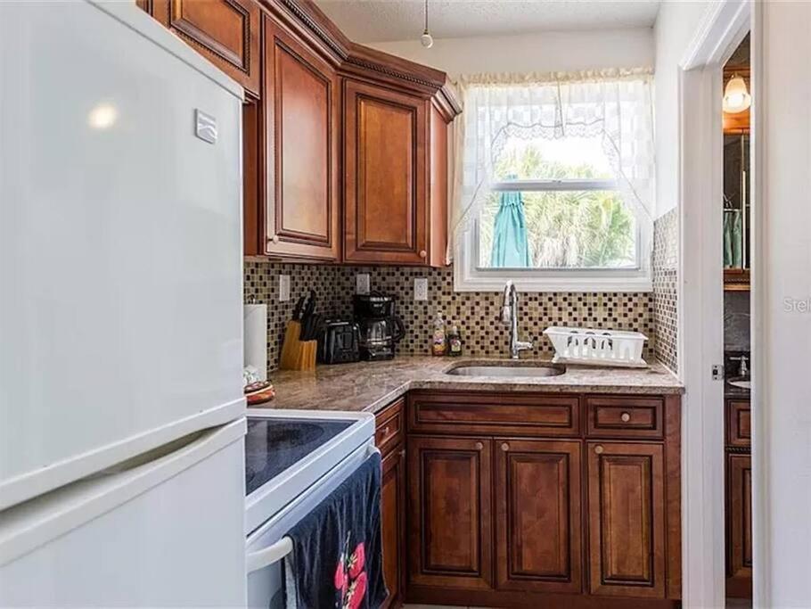 Charming Studio Unit Across From Lido Key Beach Sarasota Exterior photo