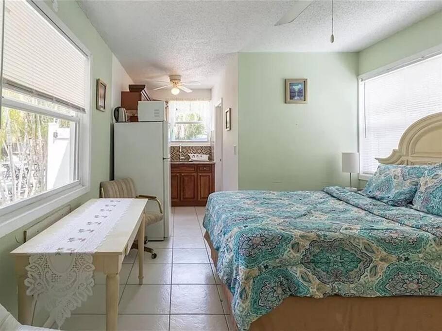 Charming Studio Unit Across From Lido Key Beach Sarasota Exterior photo